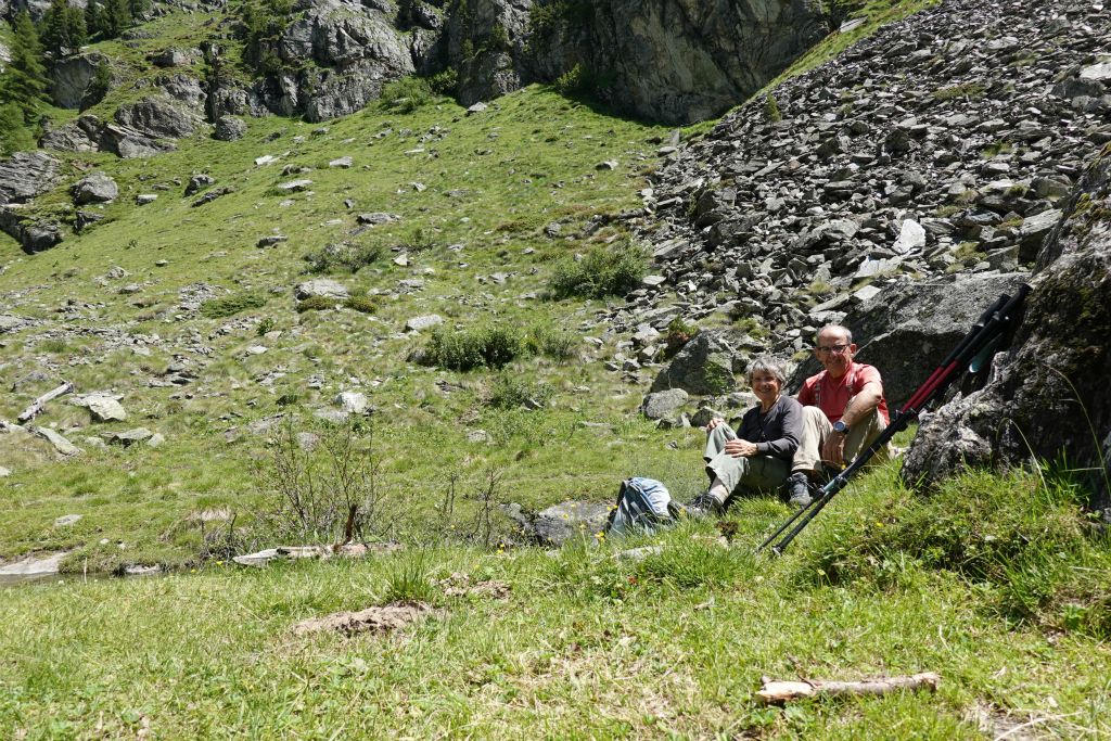 Pique-nique au-dessus de la Gougra puis descente jusqu'à Mottec. Fin de notre remise en jambes